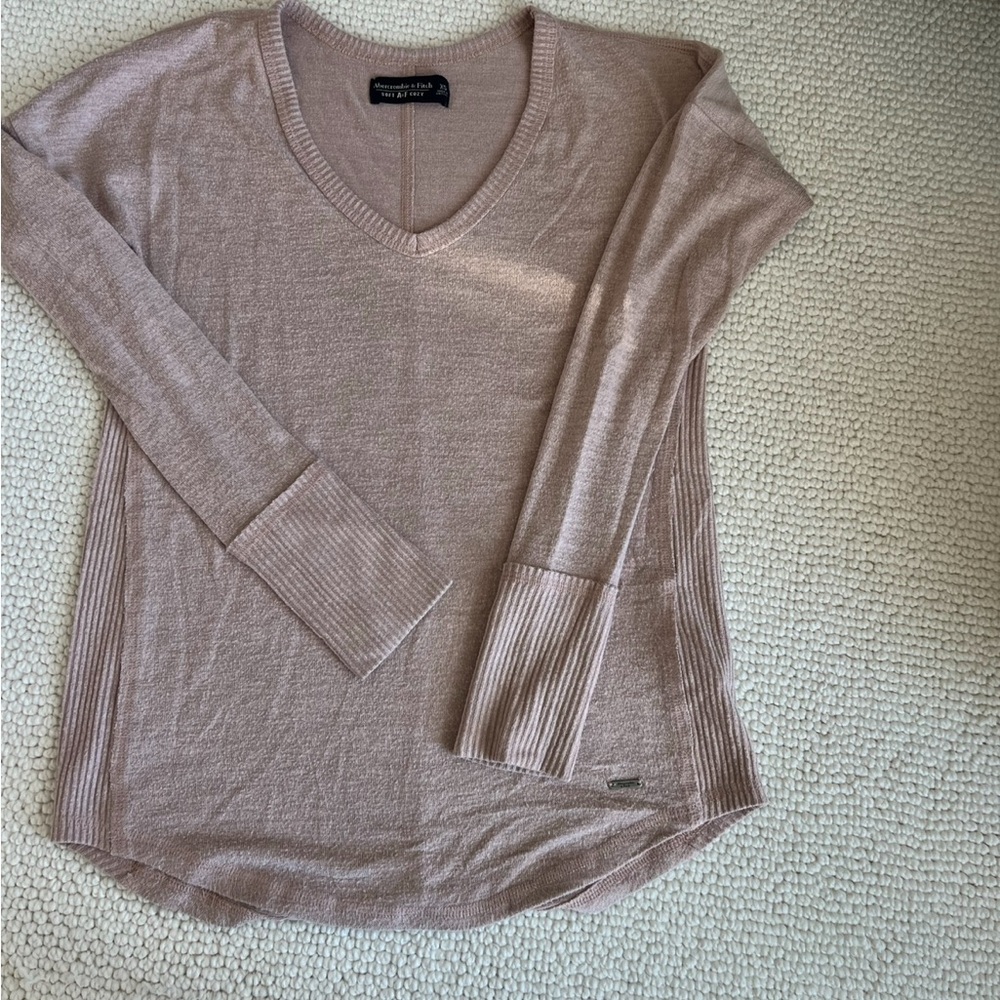Abercrombie & Fitch Dusty Pink V-Neck Shirt